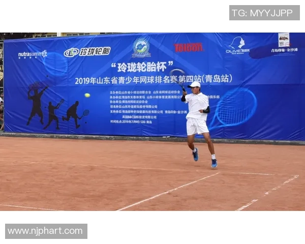 重庆网球队在杯赛中的灵活性表现分析与战术探讨