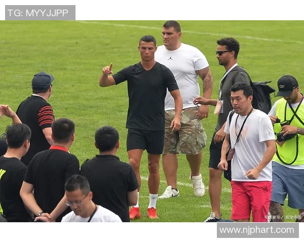 中国足球明星兄弟团:那些在绿茵场上并肩作战的传奇兄弟们 中国足球明星兄弟团:那些在绿茵场上并肩作战的传奇兄弟们