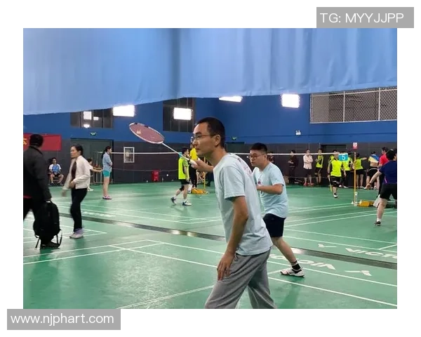 上海羽毛球队在选拔赛中以82分稳居积分榜首位展现强劲实力