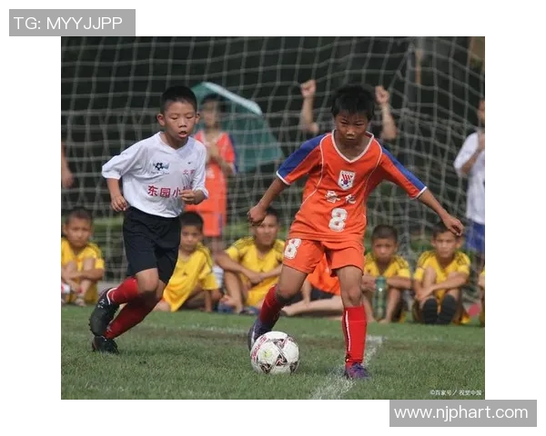 从体校走出的足球明星如何在职业生涯中逆袭成就辉煌人生 从体校走出的足球明星如何在职业生涯中逆袭成就辉煌人生