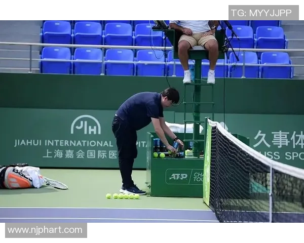 武汉网球队与上海网球队赛后复盘分析比赛经验与策略对比